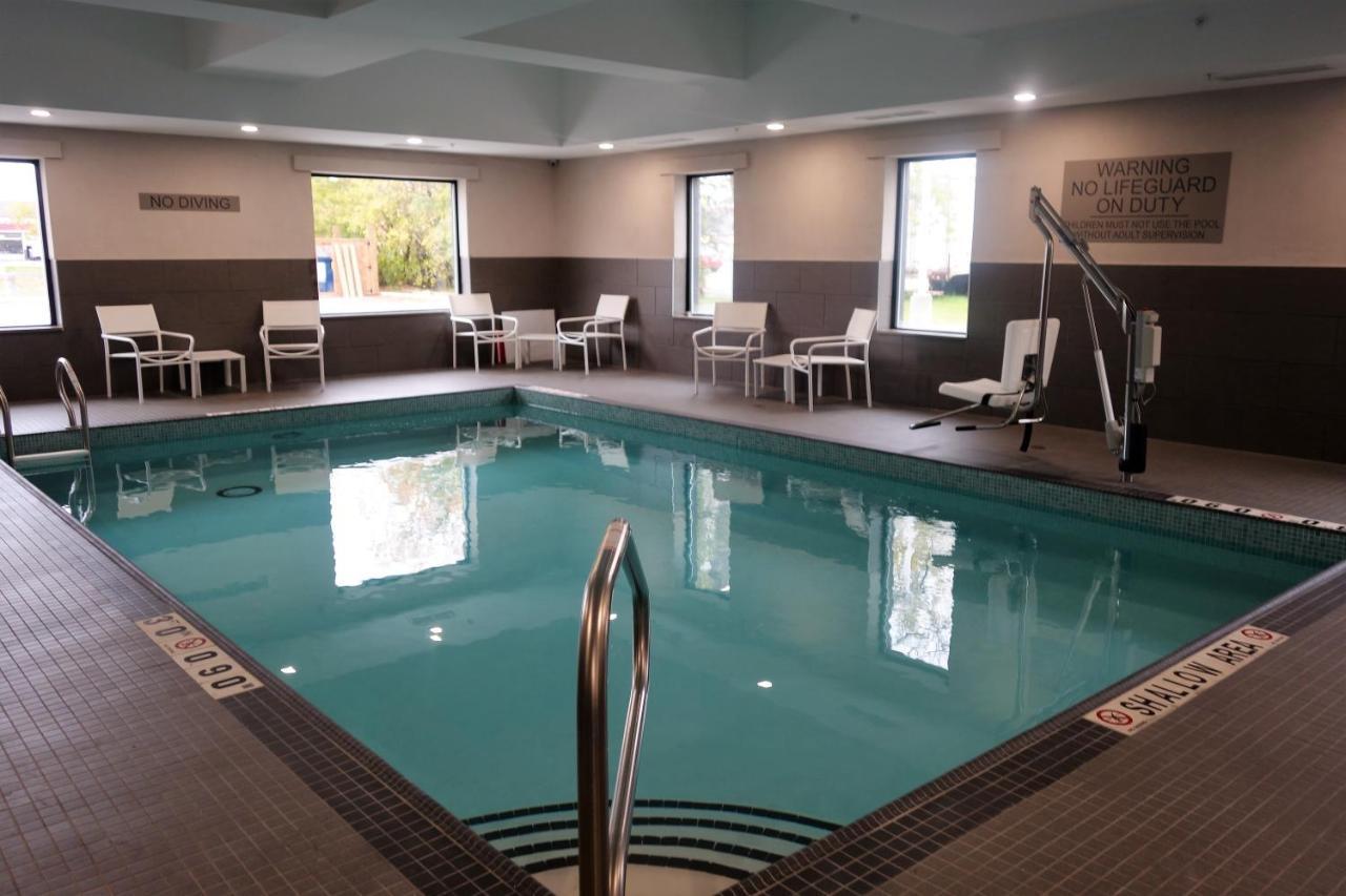 Country Inn & Suites By Radisson, Belleville, On المظهر الخارجي الصورة
